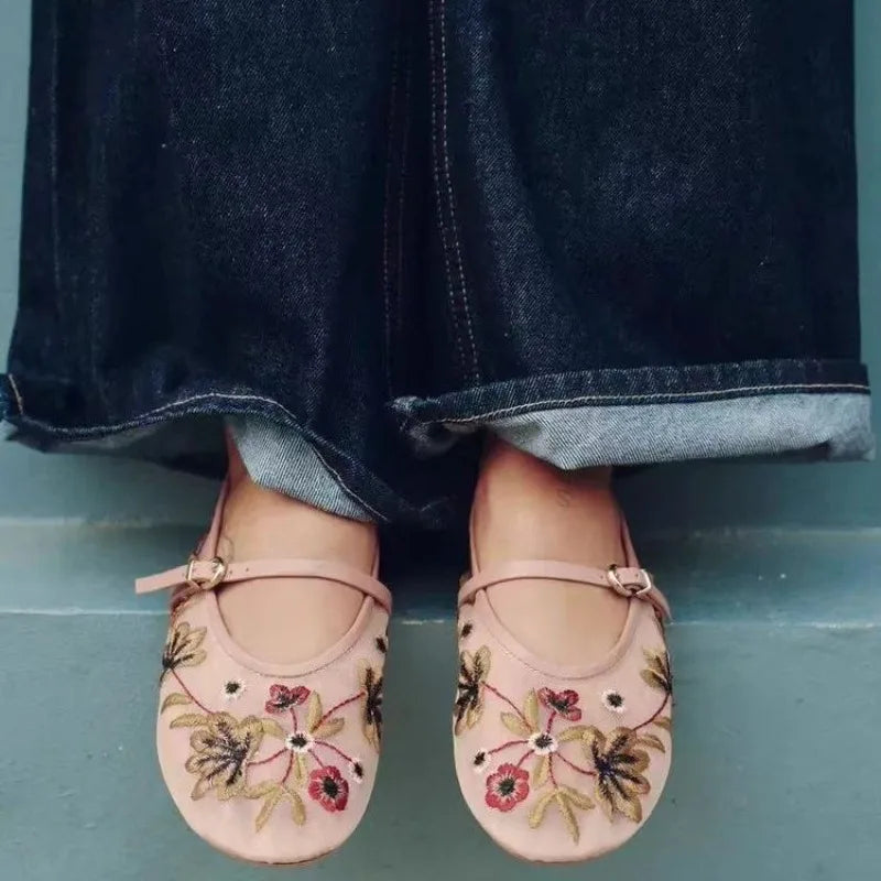 Embroidered Mary Jane Flats | Bellepasso